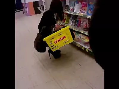 Vörös szüz pina hajú kurva arcot kap egy jóképű, fehér legénytől