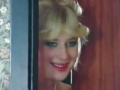 Mostohaanyja pornos csajok jutalmazza mostohafiát az érettségiért