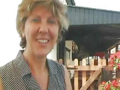 Alex Blake szopással felébreszti ingyen porno hd a barátját