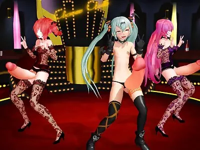 Vörös hajú tini lovagol egy idősebb férfi érzéki baszás kakasán